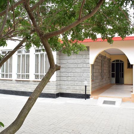 Tommy'S Airport Lounge Hotel Syokimau ภายนอก รูปภาพ