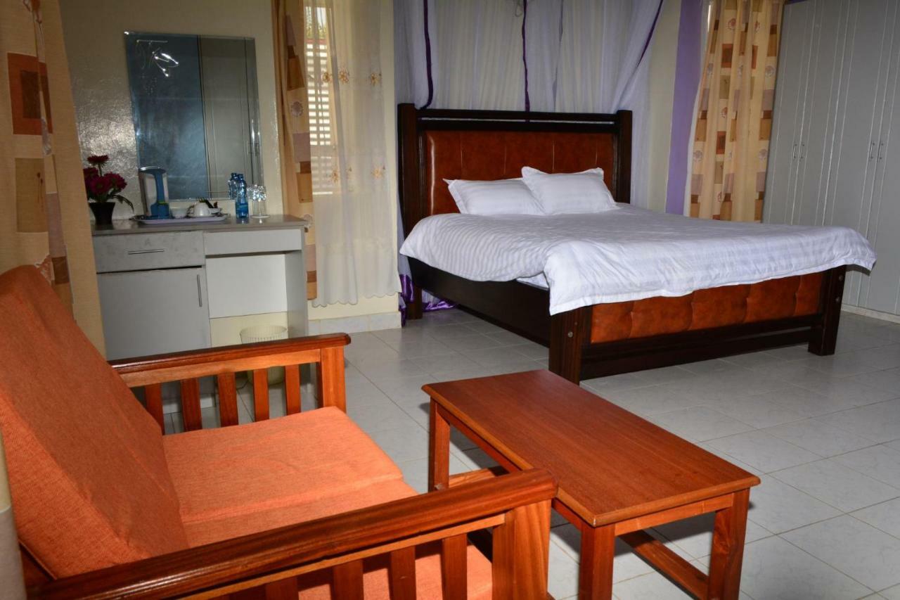 Tommy'S Airport Lounge Hotel Syokimau ภายนอก รูปภาพ